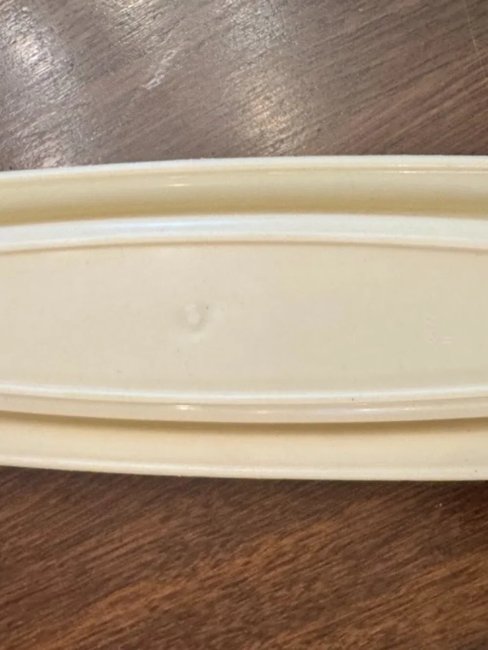 Vintage Rubbermaid Servin Saver Butter Stick Dish Keeper ~ Almond Sheer 0477 1